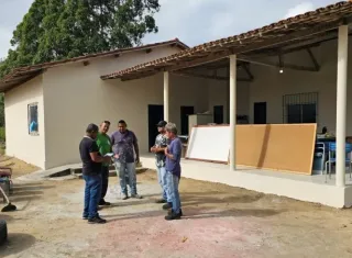 Prefeitura de Mucuri entrega reforma do Posto de Saúde do Lagoa Bonita e entra em fase final com a revitalização da Escola Carolina de Moraes