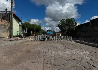 Prefeitura de Nova Viçosa avança com obras de pavimentação no bairro Primavera, em Posto da Mata