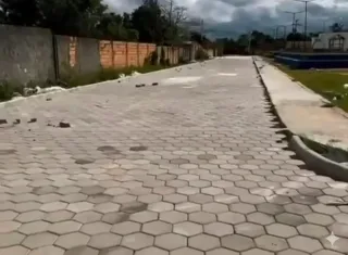 Prefeitura de Nova Viçosa avança com pacote de obras em diferentes bairros
