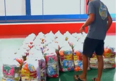 Prefeitura de Nova Viçosa garante apoio a pescadores e marisqueiras com entrega de cestas básicas durante o defeso