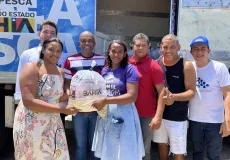 Prefeitura de Prado em parceria com a Bahia Pesca entrega 30 mil alevinos aos piscicultores do município