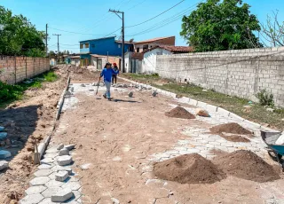 Prefeitura de Prado inicia obras de calçamento no bairro Portal do Prado