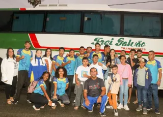 Prefeitura de Teixeira de Freitas apoia ida de atletas para campeonato estadual de karatê