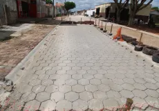 Prefeitura de Teixeira de Freitas avança com obras de pavimentação no bairro Nova Jerusalém