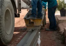 Prefeitura de Teixeira de Freitas avança com obras de pavimentação no Jardim Caraípe