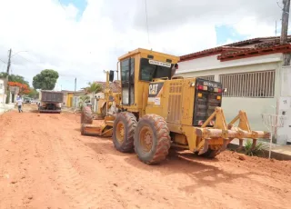 Prefeitura de Teixeira de Freitas avança na pavimentação do bairro Vila Caraípe