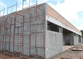 Prefeitura de Teixeira de Freitas continua obra de escola no bairro Ulisses Guimarães