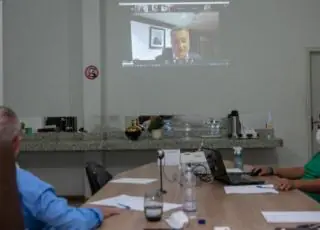 Prefeitura de Teixeira de Freitas e outros 9 municípios discutem ações de combate ao coronavírus em videoconferência com o governador