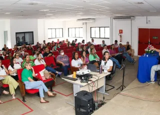 Prefeitura de Teixeira de Freitas em parceira com Governo do Estado promove treinamento sobre tuberculose