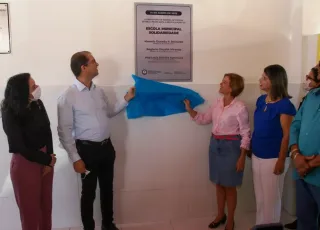 Prefeitura de Teixeira de Freitas entrega as  Escolas, Municipal São Lourenço e Solidariedade completamente reformadas