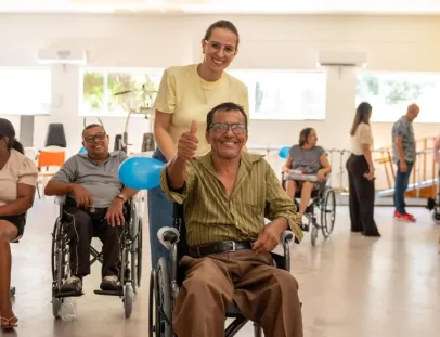 Prefeitura de Teixeira de Freitas entrega cadeiras de rodas e reforça compromisso com a inclusão e a reabilitação