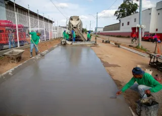 Prefeitura de Teixeira de Freitas inicia projeto de pavimentação no bairro Nova Jerusalém