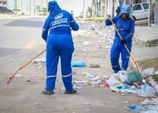 Prefeitura de Teixeira de Freitas intensifica ações de limpeza após evento na Avenida das Nações