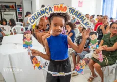Prefeitura de Teixeira de Freitas intensifica campanha de combate ao trabalho infantil com ações em toda a cidade