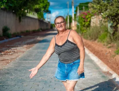 Prefeitura de Teixeira de Freitas intensifica melhorias e pavimenta ruas importantes no Monte Castelo