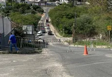 Prefeitura de Teixeira de Freitas interdita  a Ladeira da Avenida Brasil para manutenção 