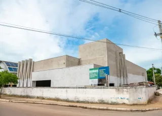 Prefeitura de Teixeira de Freitas investe em auditório escolar com capacidade para 500 lugares