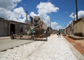 Prefeitura de Teixeira de Freitas investe na pavimentação para melhorar a infraestrutura urbana