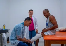 Prefeitura de Teixeira de Freitas promove confecção de órteses e próteses para usuários do CER IV