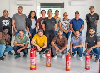 Prefeitura de Teixeira de Freitas promove treinamento de prevenção a incêndios para servidores municipais