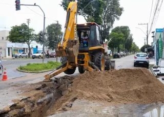 Prefeitura de Teixeira de Freitas realiza manutenção na Getúlio Vargas