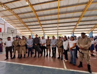 Prefeitura de Teixeira de Freitas recebe comitiva de São Mateus para conhecer modelo de gestão das escolas cívico-militares