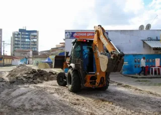 Prefeitura de Teixeira inicia construção de boxes do Mercado Caravelas  