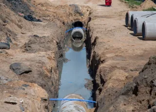 Prefeitura de Teixeira realiza serviço de recomposição em Rua do Nova Teixeira