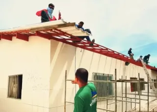 Prefeitura de Vereda realiza troca de telhado em escola municipal para garantir mais segurança