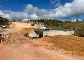 Prefeitura do Prado conclui construção da nova ponte na Praia da Amendoeira