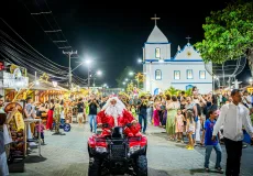 Prefeitura do Prado inaugura decoração natalina na Praça da Matriz