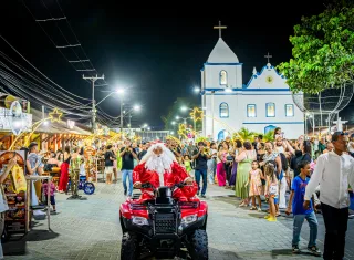 Prefeitura do Prado inaugura decoração natalina na Praça da Matriz