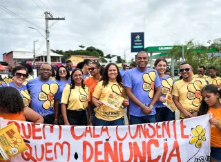Prefeitura do Prado realiza caminhada do Maio Laranja e reforça combate à exploração sexual de crianças e adolescentes