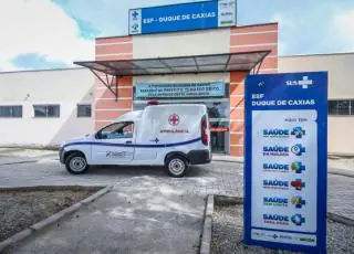 Prefeitura entrega nova ambulância para atender moradores do Duque de Caxias