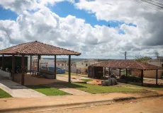 Prefeitura executa a construção de praça no Residencial Santos Guimarães