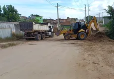 Prefeitura inicia coleta de entulho em bairros de Teixeira de Freitas