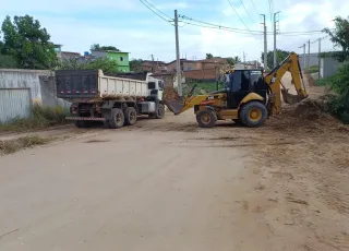 Prefeitura inicia coleta de entulho em bairros de Teixeira de Freitas