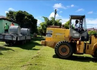 Prefeitura inicia obras de iluminação e reestruturação do estádio Teixeirão, em Itanhém