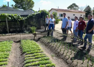 Prefeitura lança o projeto Cinturão Verde em comunidade de Teixeira de Freitas