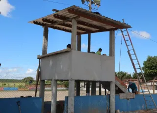 Prefeitura Municipal de Teixeira de Freitas inicia reforma no campo do Tancredão