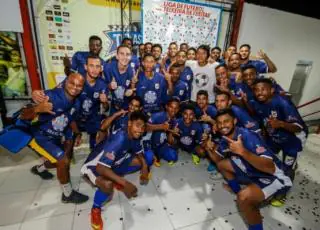 Prefeitura Municipal participa da apresentação da Seleção de Futebol de Teixeira de Freitas