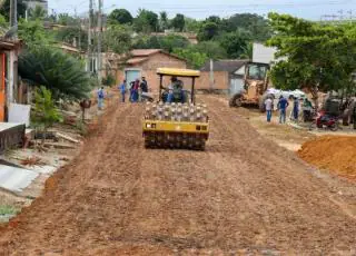 Prefeitura Municipal realiza pavimentação na Avenida Senador Josafá Marinho, no bairro Caminho do Mar