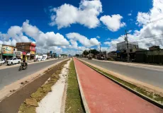 Prefeitura prossegue com construção de ciclovia em avenida de Teixeira de Freitas