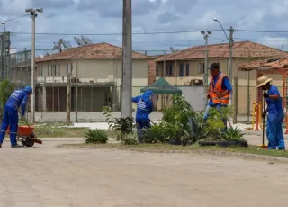 Prefeitura prossegue com mutirão de limpeza em bairros de Teixeira de Freitas