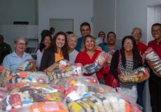 Prefeitura realiza a entrega de cestas básicas a ONGs e associações em Teixeira de Freitas