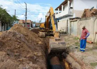 Prefeitura realiza obras de pavimentação na Rua José Félix Correia, no bairro Castelinho