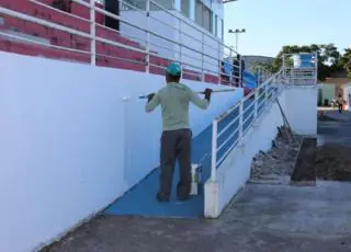 Prefeitura realiza reforma no Estádio Municipal de Teixeira de Freitas