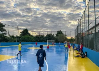 Prefeitura revitaliza quadras dos Residenciais Castelinho I e II em Teixeira de Freitas