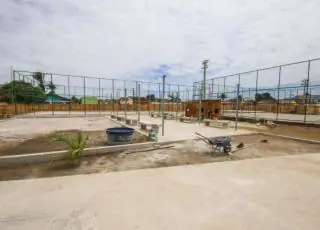 Prefeitura segue com reforma na Praça do Bairro Tancredo Neves