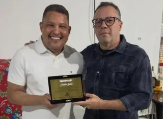 Presidente da Câmara de Teixeira de Freitas é homenageado pela Loja Maçonica Profeta Issa